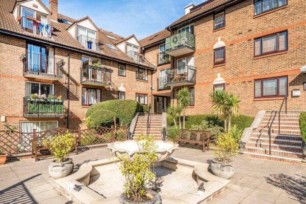 Lansdowne Road, purley, cr8