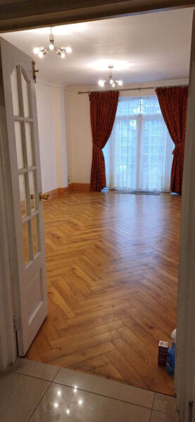 4/5 Bedroom House in Thornton Heath