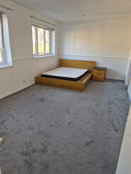 Studio Flat